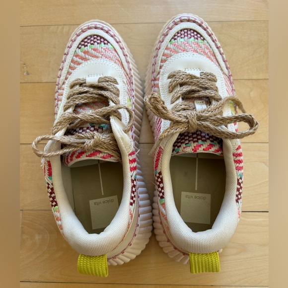 Dolce Vita Women’s Daran Wedge Sneaker - Picture 4 of 14